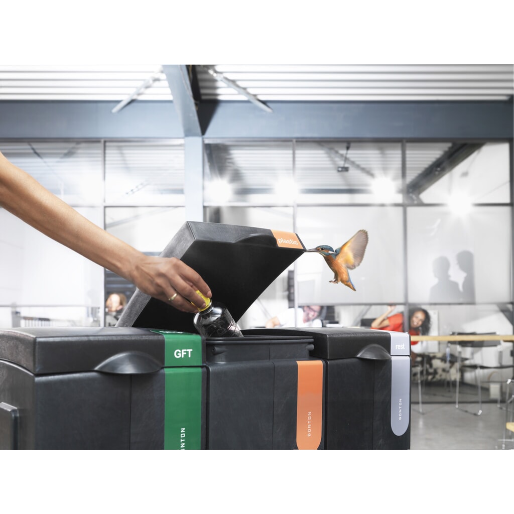 Afvalbak BON TON Original, van 100% gerecycled polypropyleen, 70 liter, grijs / oranje Productafbeelding nr. 2: Afvalbak BON TON Original, van 100% gerecycled polypropyleen, 70 liter, grijs / oranje