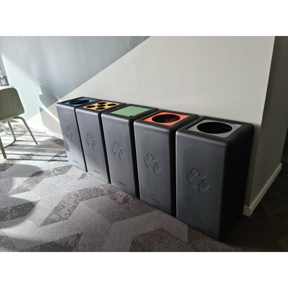 Productafbeelding nr. 5: Afvalbak met klapdeksel BRICKBIN, van gerecyclede kunststof, 65 liter, vierkant, zwart / groen