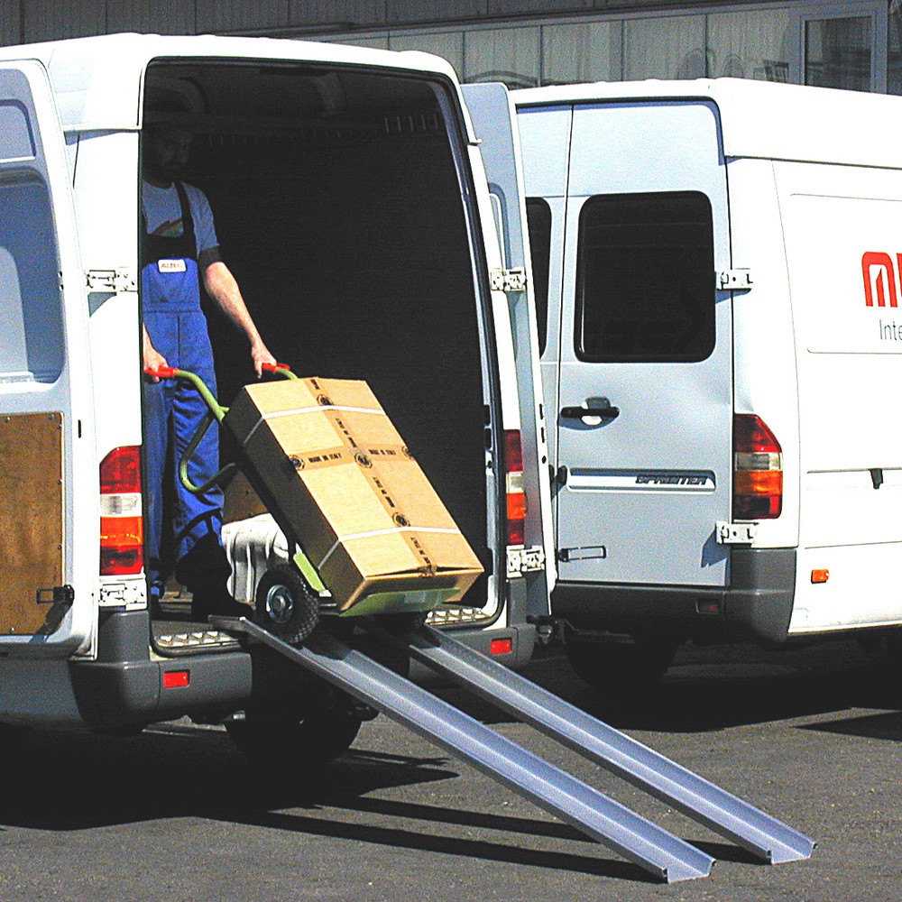Productafbeelding nr. 2: Aluminium oprijplaten Universal, met beschermrand, cap. 600 kg/stuk, bxl 150 x 1.500 mm