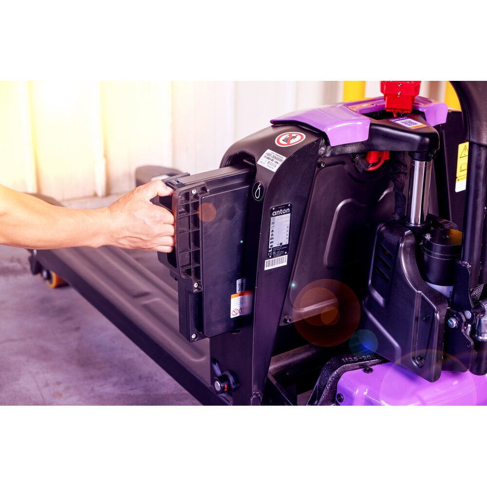 Productafbeelding nr. 8: AntOn door Jungheinrich elektrische palletwagen PTL 1.5 met steunwielen, extra breed voor speciale pallets, draagvermogen 1.500 kg, vorklengte 1.150 mm