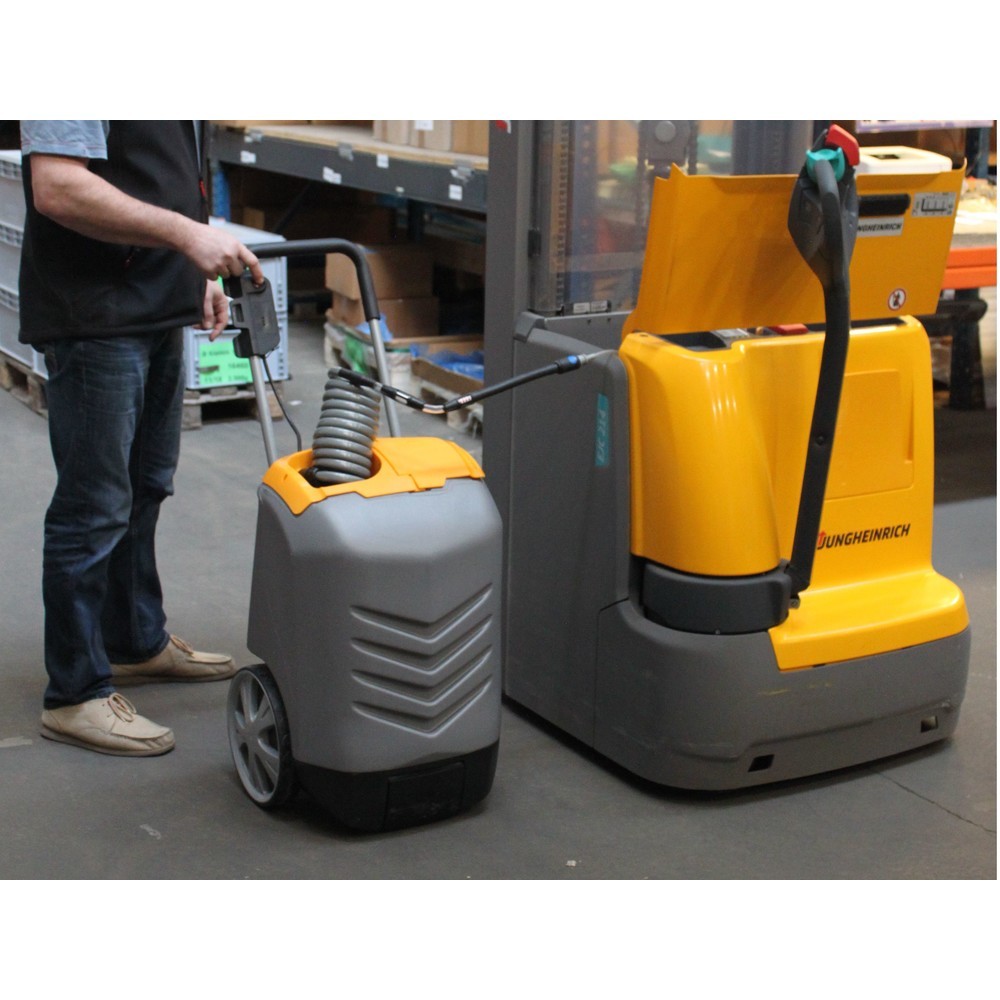 Productafbeelding nr. 2: Aquatrolley incl. 26 liter watertank, elektrische pomp, batterij en lader