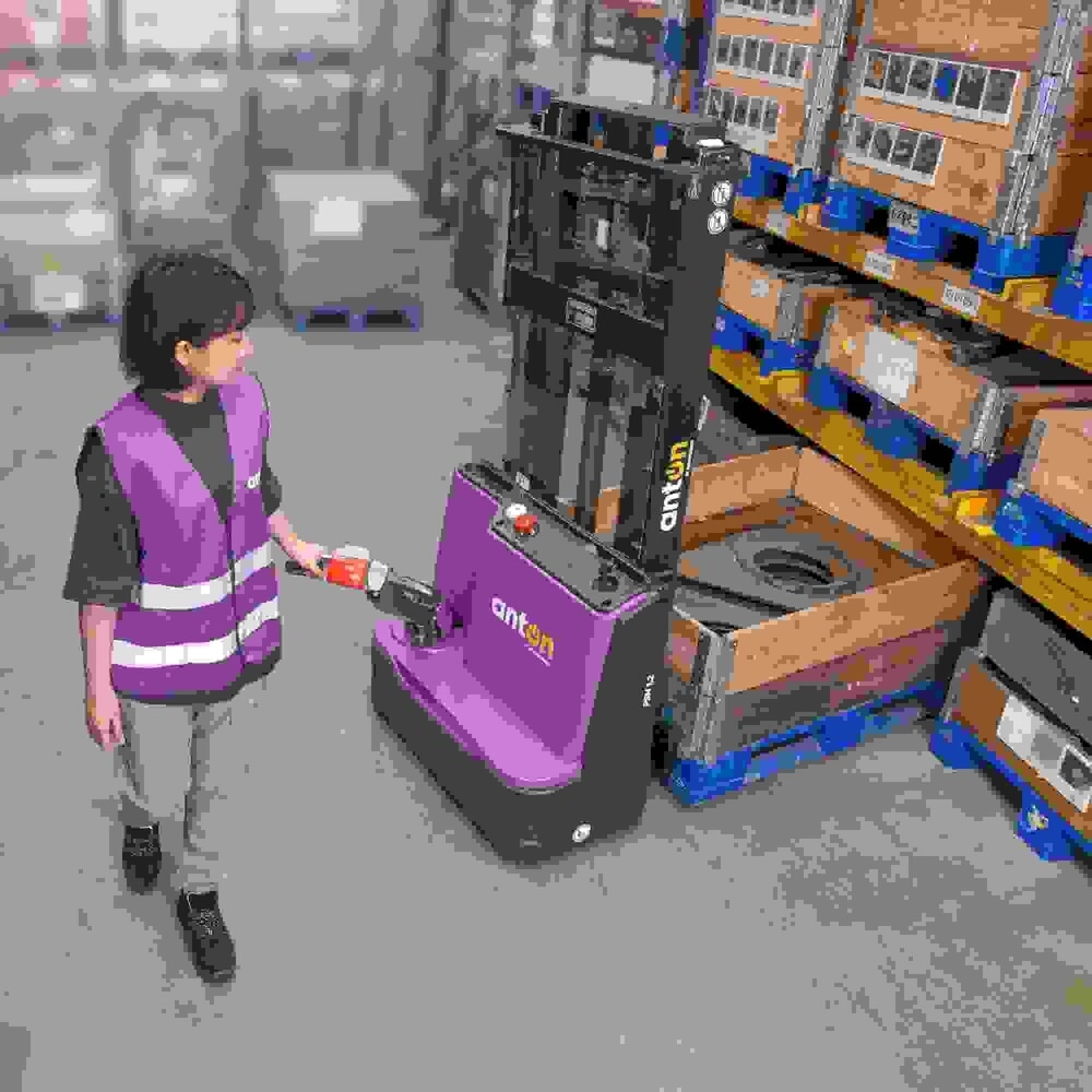 Productafbeelding nr. 12: AntOn by Jungheinrich elektrische stapelaar PSM 1.2, met tweevoudige telescoop hefmast, draagvermogen 1.200 kg, hefhoogte 3.622 mm