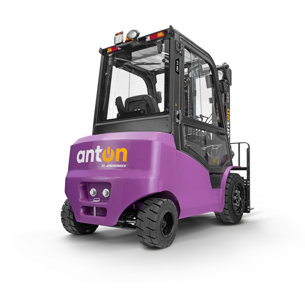 Productafbeelding nr. 3: AntOn by Jungheinrich elektrische heftruck CBH 3.5 met drievoudige telescoop hefmast, hefhoogte 4.800 mm, draagvermogen 3.500 kg, weerbeschermingscabine Comfort, inclusief externe lader 80 V, 60 A, CEE, 5-polig