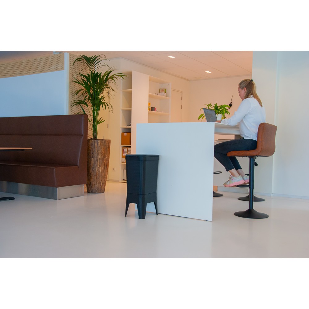 Productafbeelding nr. 11: Afvalbak BON TON Circubin, van 100% gerecycled polypropyleen, 40 liter, met deksel, antraciet