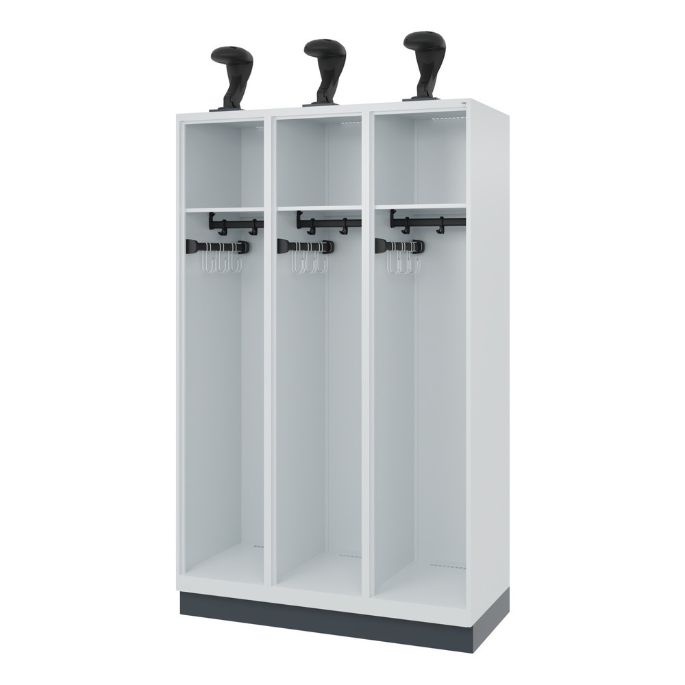 Product afbeelding: C+P brandweerkast EXPERT, sokkel, 3 compartimenten, hxbxd 1.850 x 1.200 x 500 mm, lichtgrijs, met helmhouder
