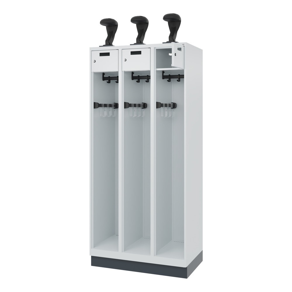 Product afbeelding: C+P brandweerkast PRAKTUS, sokkel, 3 compartimenten, hxbxd 1.850 x 900 x 500 mm, lichtgrijs, met helmhouder