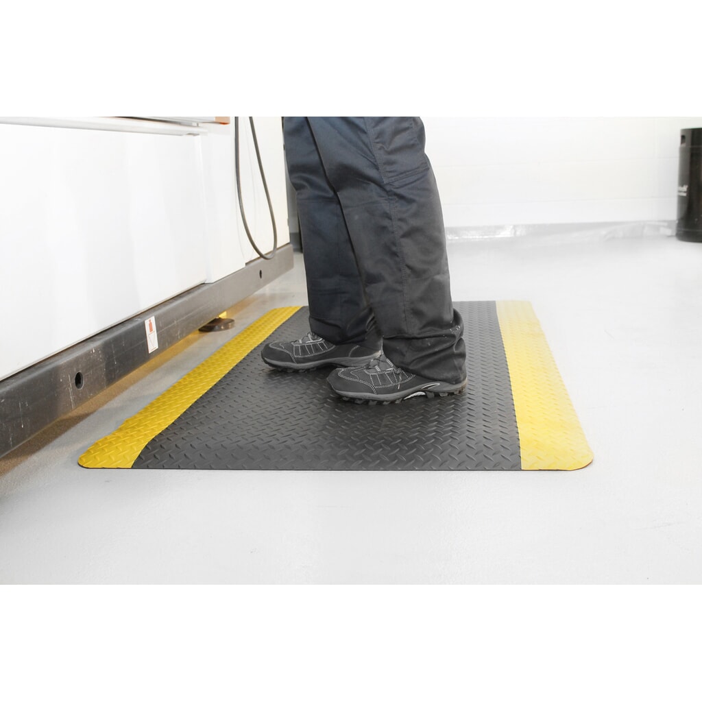 Antivermoeidheidsmat COBA Deckplate ReGen70, 2-laags, zwart / geel, bxl 600 x 900 mm Product afbeelding: Antivermoeidheidsmat COBA Deckplate ReGen70, 2-laags, zwart / geel, bxl 600 x 900 mm