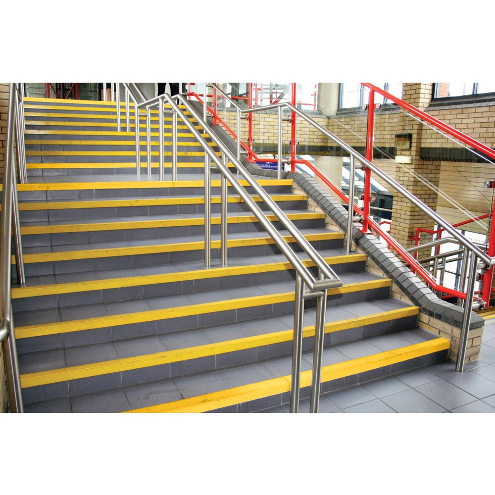 Productafbeelding nr. 3: COBA COBAGRiP® Stair Nosing slipvast traptredeprofiel, hxbxd 5,5 x 1.000 x 55 mm, geel