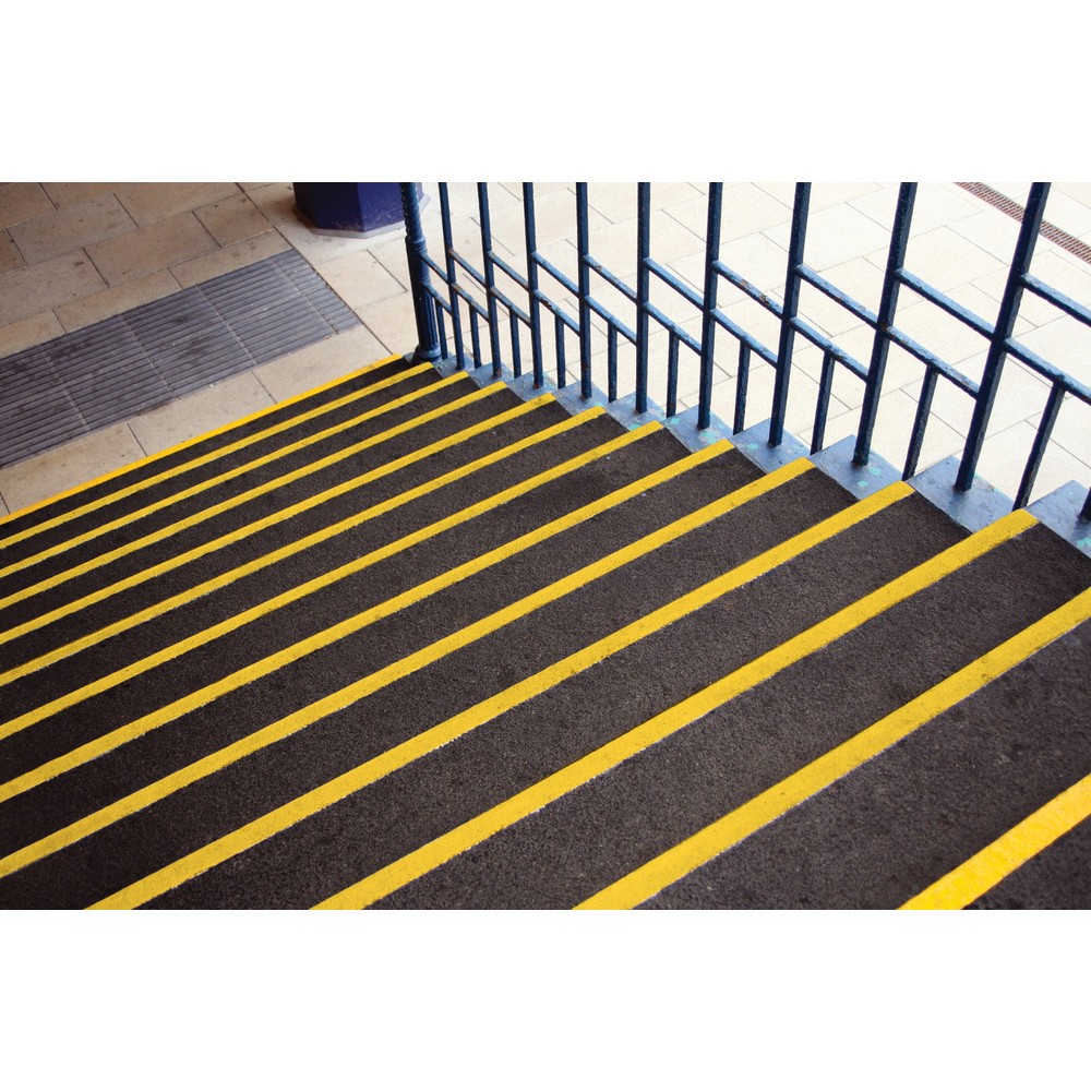 Productafbeelding nr. 4: COBA COBAGRiP® Stair Tread antislip-traptredeprofiel, hxbxd 5,5 x 1.000 x 345 mm, zwart/geel