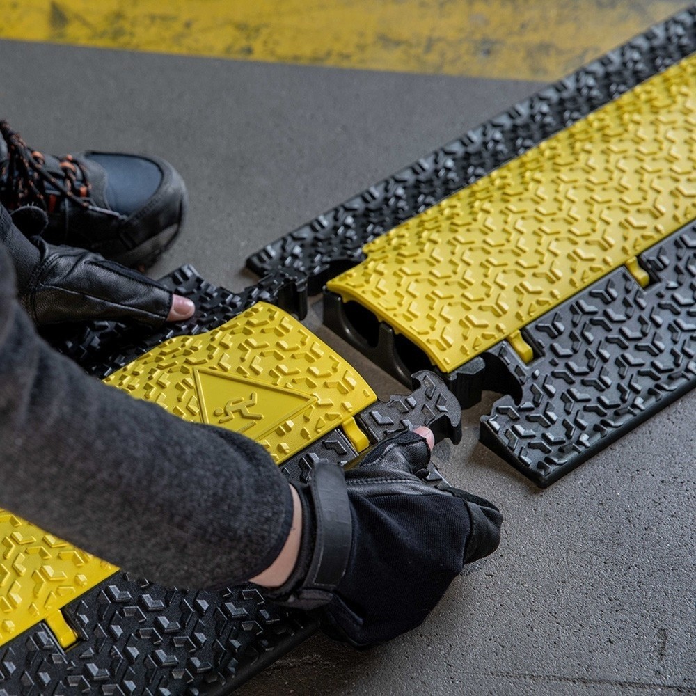 Productafbeelding nr. 5: Defender® by Adam Hall kabelbrug MICRO 2, 2 kanalen, zwart/geel