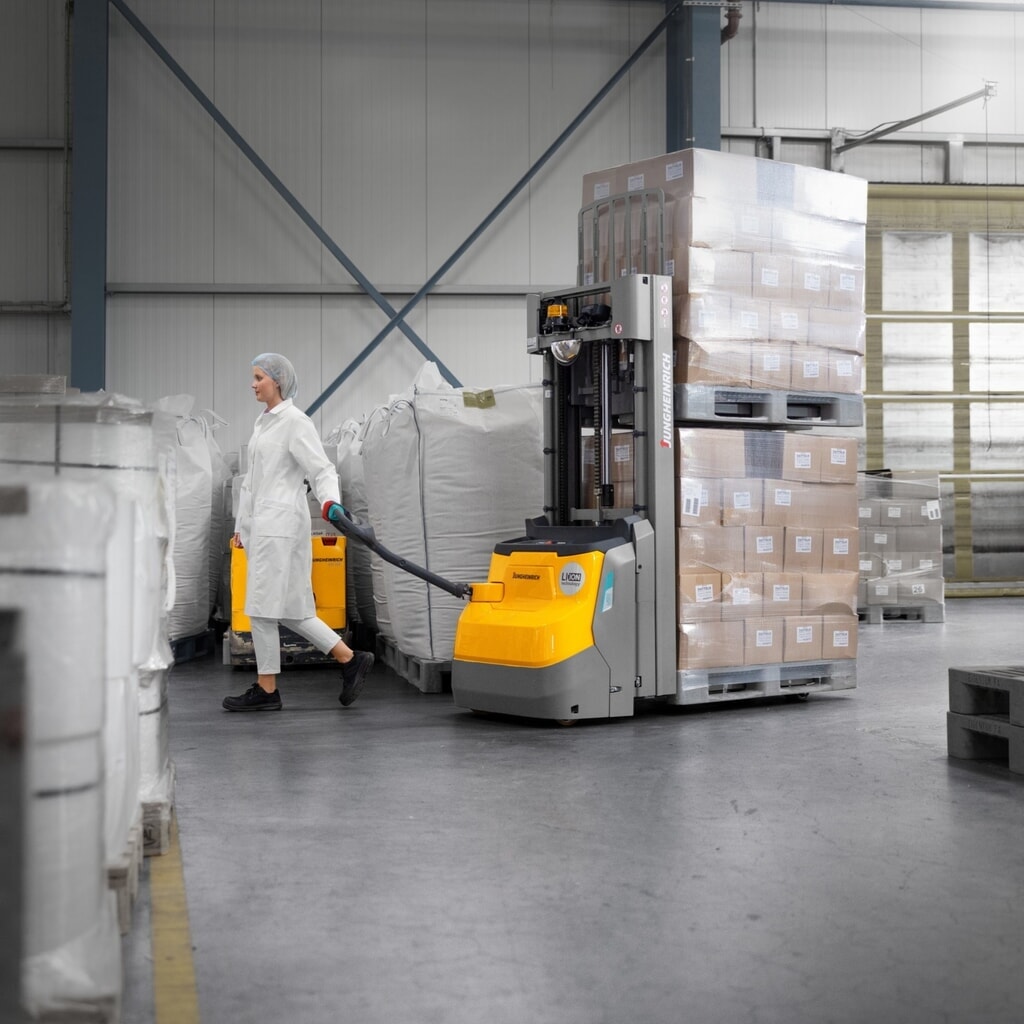 Productafbeelding nr. 5: Elektrische stapelaar Jungheinrich EJC 110zi ZT, tweevoudige telescoop hefmast, hefhoogte 2.590 mm, draagvermogen 1.000 kg, proportionele hydraulica, duolift
