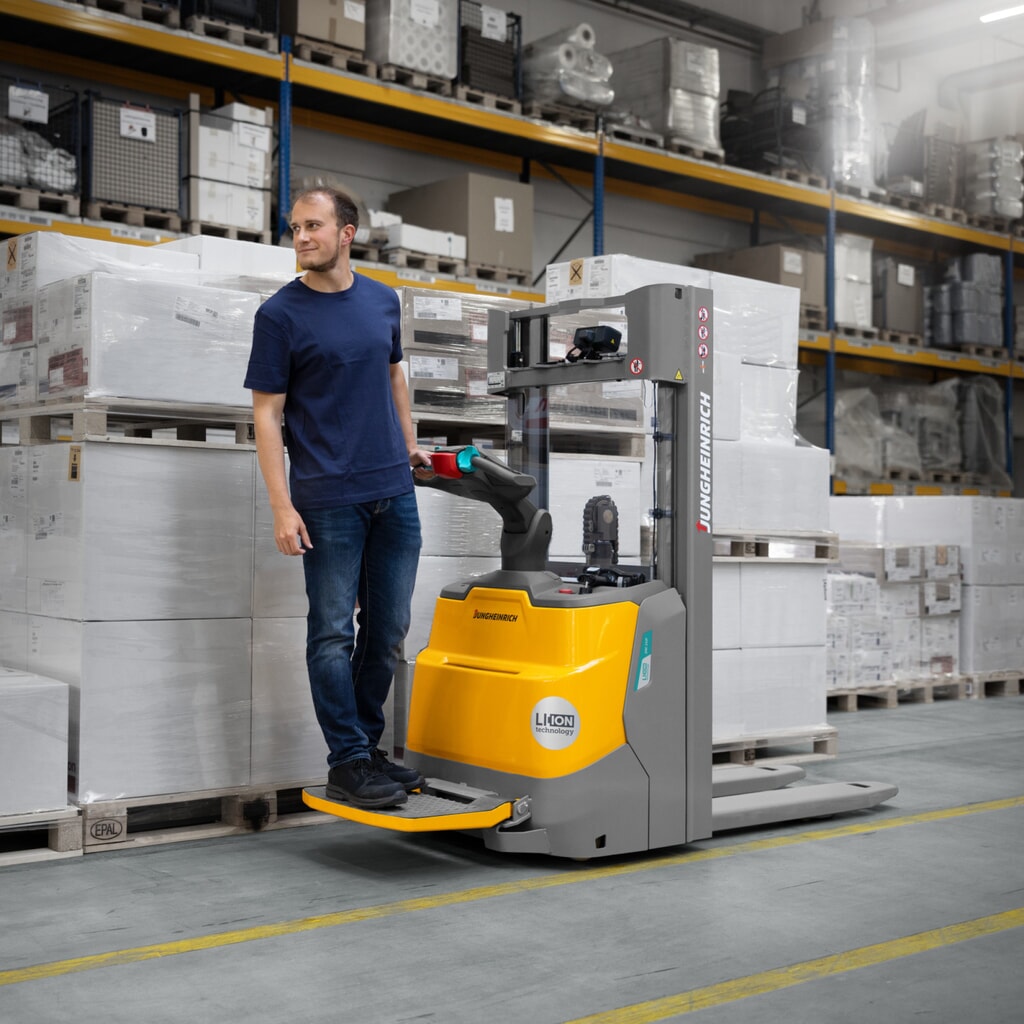Productafbeelding nr. 13: Jungheinrich elektrische stapelaar ERC 112zi ZZ met staplatform, tweevoudige telescoop hefmast, hefhoogte 2.300 mm, draagvermogen 1.200 kg, proportionele hydraulica
