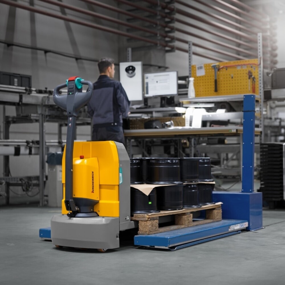 Jungheinrich elektrische palletwagen AME 15, draagvermogen 1.500 kg, vorklengte 1.150 mm, speciale vorkbreedte 670 mm, tandemwielen Productafbeelding nr. 8: Jungheinrich elektrische palletwagen AME 15, draagvermogen 1.500 kg, vorklengte 1.150 mm, speciale vorkbreedte 670 mm, tandemwielen