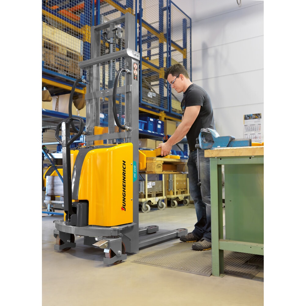 Productafbeelding nr. 2: Jungheinrich elektrische stapelaar HC 110, semi-elektrisch, tweevoudige telescoop hefmast, hefhoogte 2.500 mm, draagvermogen 1.000 kg