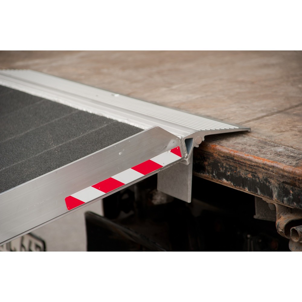 Productafbeelding nr. 3: Slipvaste laadbrug Altec voor rolkoffers, hoogteverschil 460-890 mm