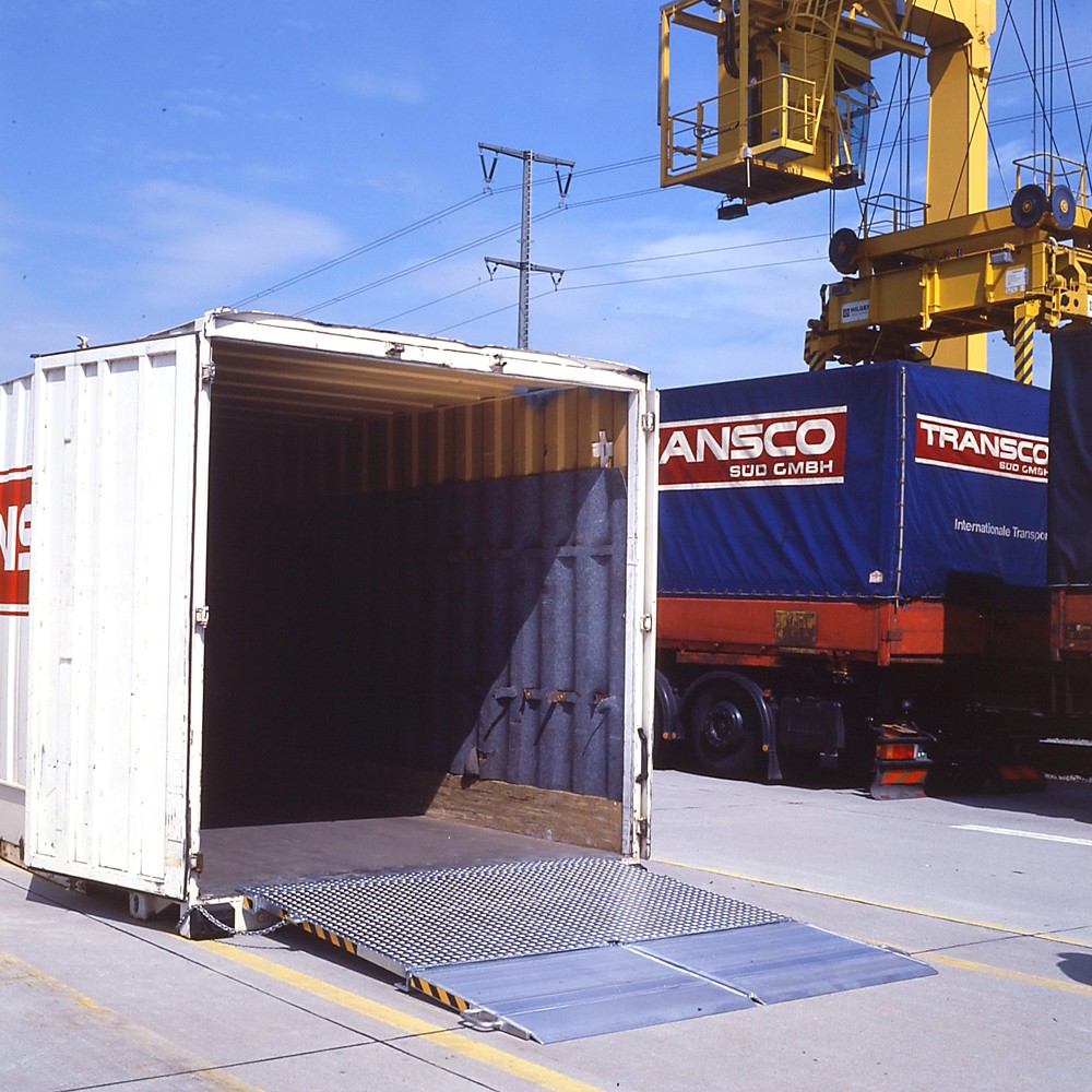 Productafbeelding nr. 2: Laadplatform voor containers, inklapbaar, cap. 7.300 kg, bxd 2.000 x 2.570 mm