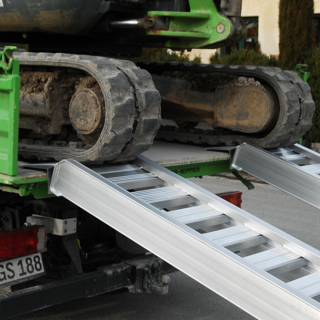 Productafbeelding nr. 3: Laadrails met roeden en rand, cap. 1.660 kg/paar, lengte 2.340 mm