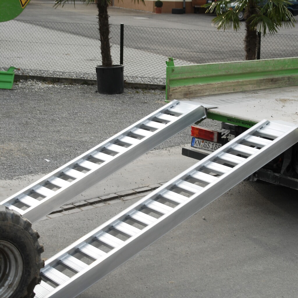 Productafbeelding nr. 6: Laadrails met roeden en rand, cap. 1.660 kg/paar, lengte 2.340 mm