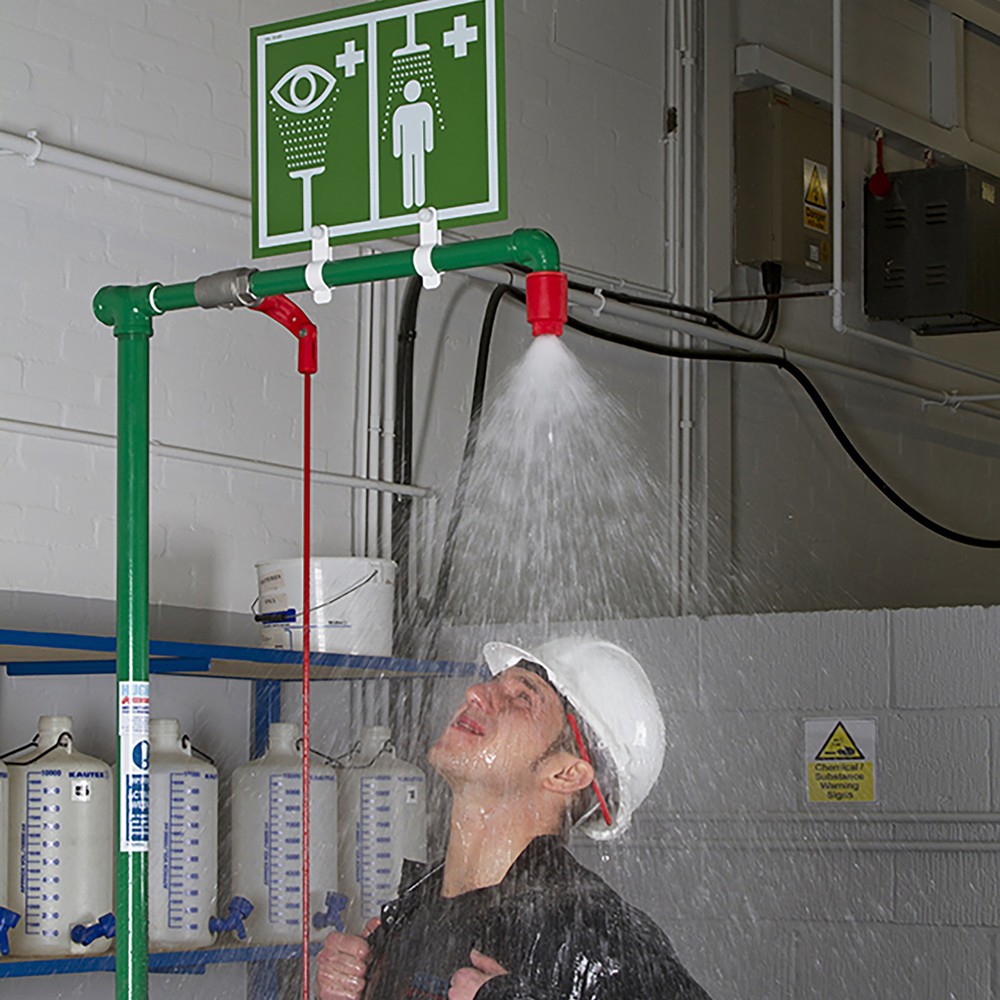 Productafbeelding nr. 2: Lichaamsdouche Justrite® 18G Hughes, staand model, voor binnengebruik, verzinkt staal