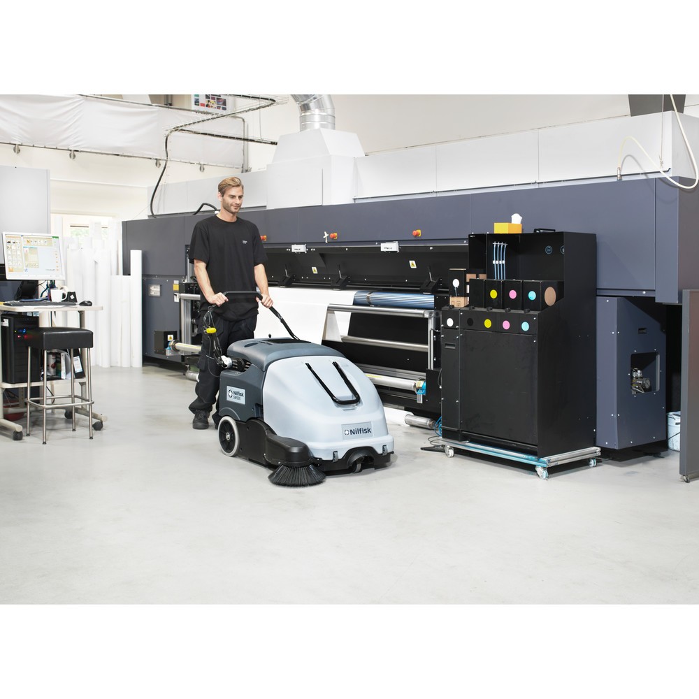 Productafbeelding nr. 5: Meeloopveegmachine Nilfisk® SW 900 P, benzinemotor