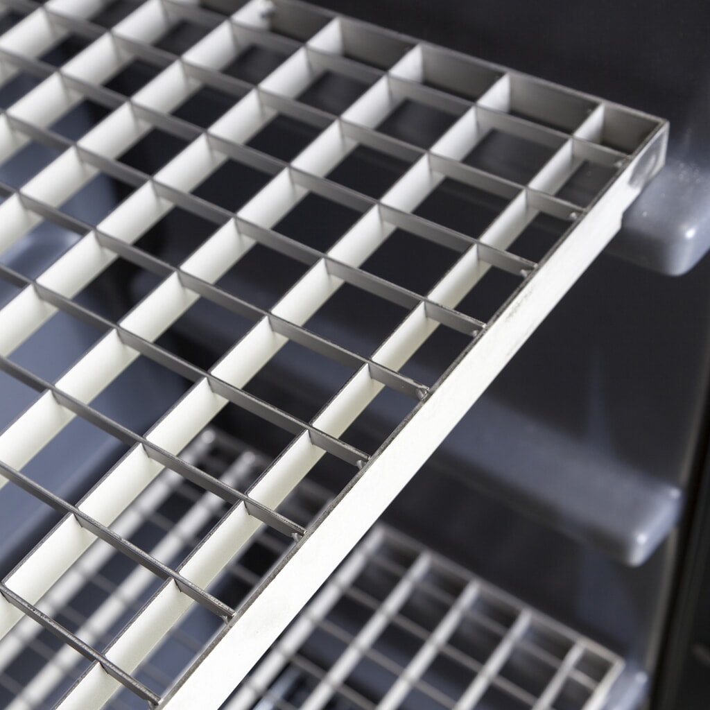 Denios chemicaliënkast van PE, hxbxd 1.990 x 610 x 640 mm, 4 roestvrijstalen roosters Productafbeelding nr. 2: Denios chemicaliënkast van PE, hxbxd 1.990 x 610 x 640 mm, 4 roestvrijstalen roosters