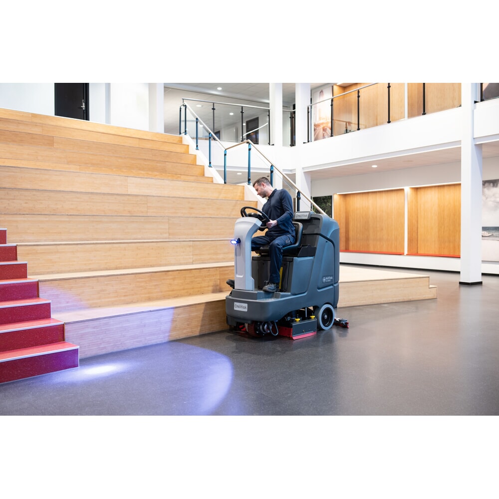 Productafbeelding nr. 2: Nilfisk® zit-schrobzuigmachine SC 4000 860 D, met schijfborstel