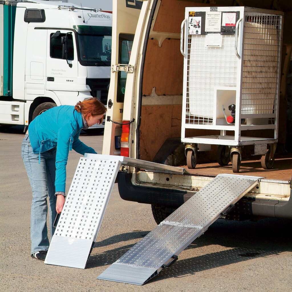Oprijplaten, inklapbaar, cap. 975 kg/stuk, bxl 800 x 2.045 mm Productafbeelding nr. 7: Oprijplaten, inklapbaar, cap. 975 kg/stuk, bxl 800 x 2.045 mm