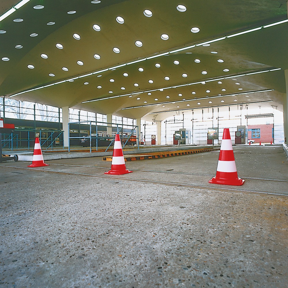 Productafbeelding nr. 2: Verkeerskegel voor intern gebruik, hoogte 750 mm