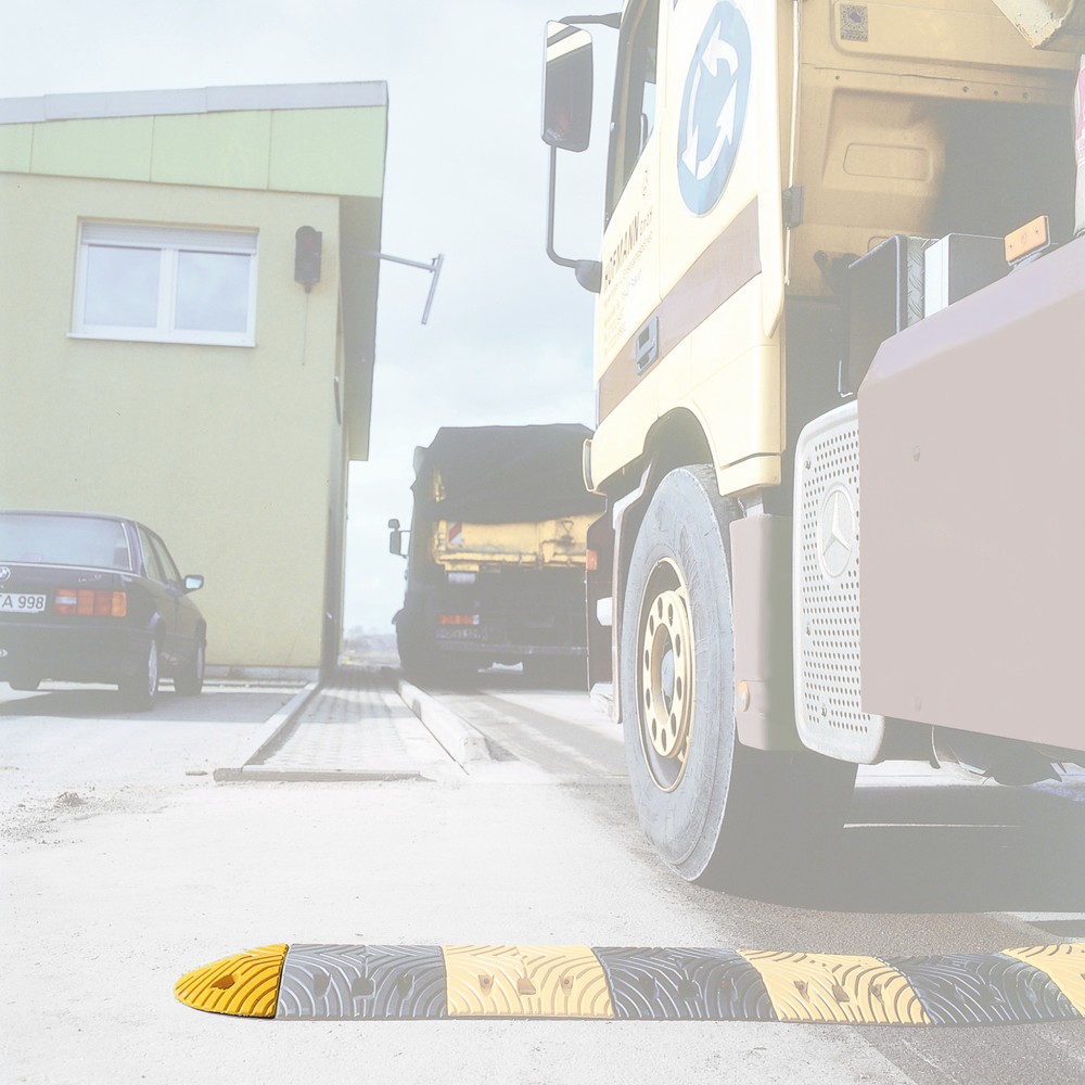 Product afbeelding: Verkeersdrempel van rubber, < 10 km/u, afsluitelement, geel