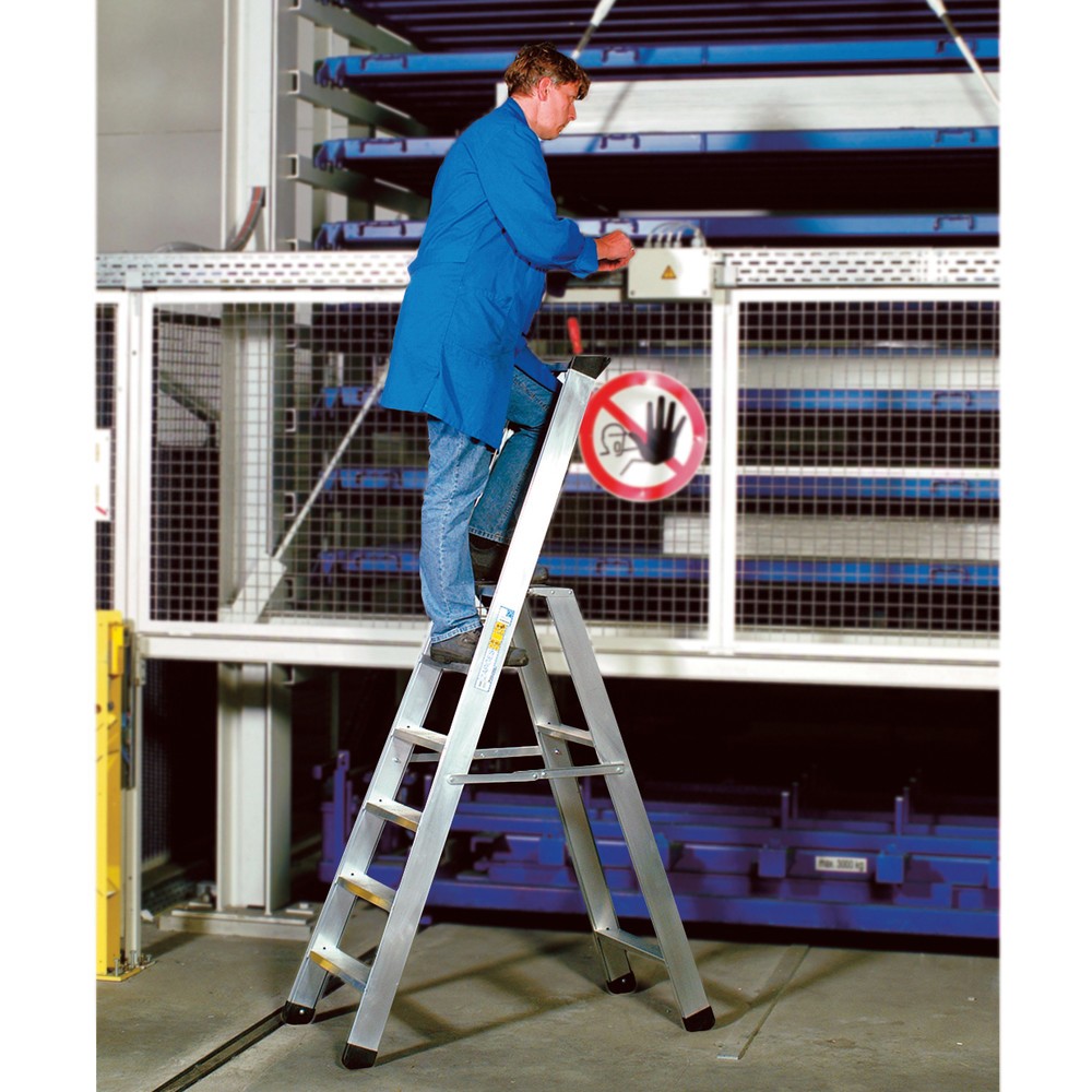 Productafbeelding nr. 2: Staande sportladder Seventec 311 met veiligheidsplatform, 3 treden