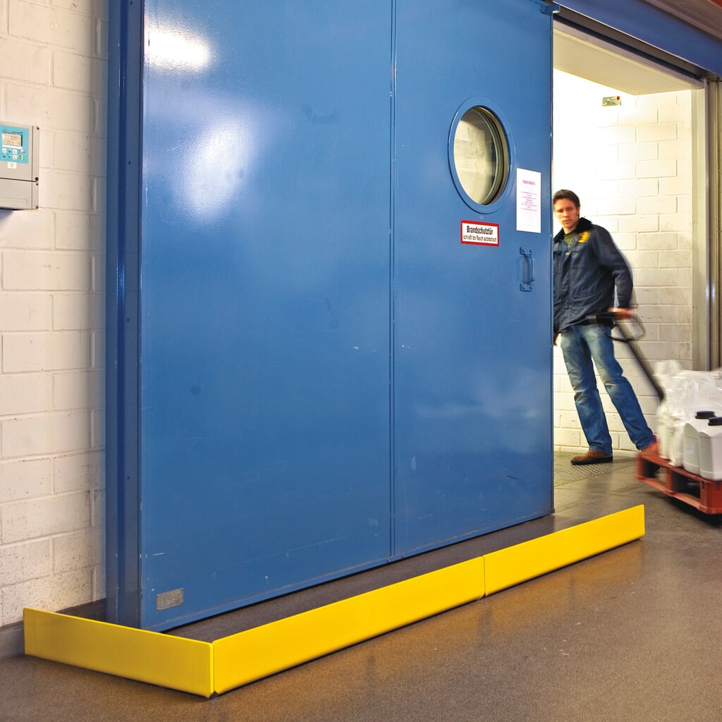 Veiligheidsdrempel, hxb 150 x 800 mm, dikte 6 mm Product afbeelding: Veiligheidsdrempel, hxb 150 x 800 mm, dikte 6 mm