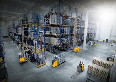 Afmetingen van palletwagens en stapelaars – voor veilig gebruik in uw bedrijf