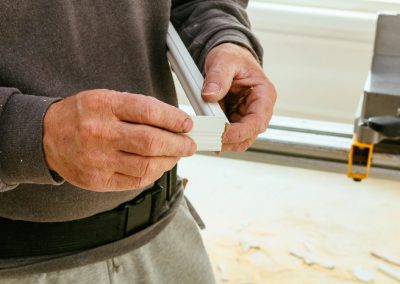 In verstek zagen voor een perfecte hoekverbinding